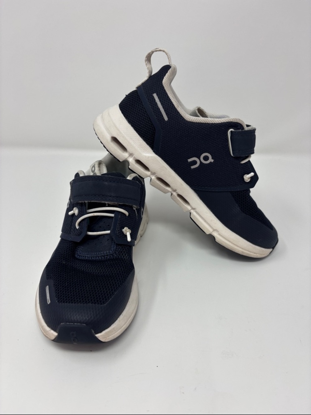 On Cloud Running Kids Navy and White Slip-On Sneakers 29.5 K12